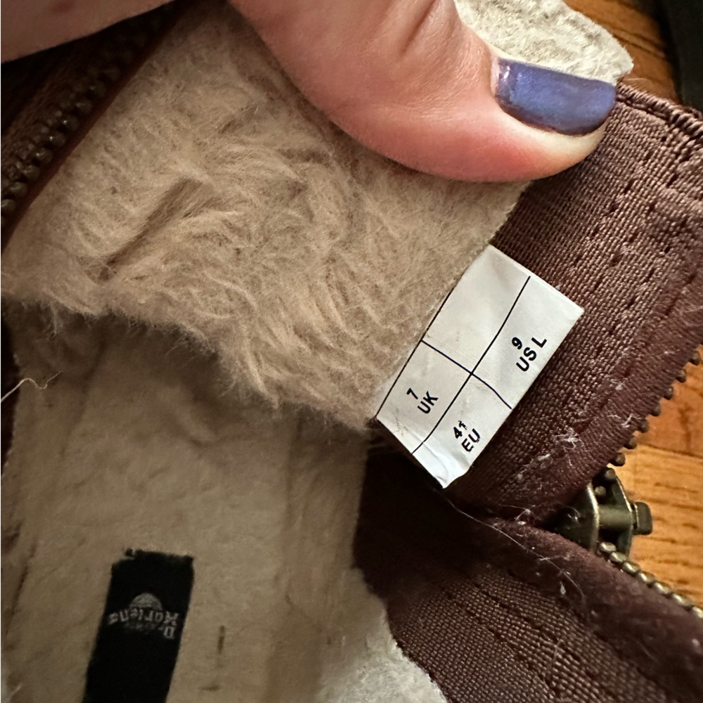 Doc Marten 2976 Alyson Chelsea Boots w/ fur lining and zips - Picture 3 of 5